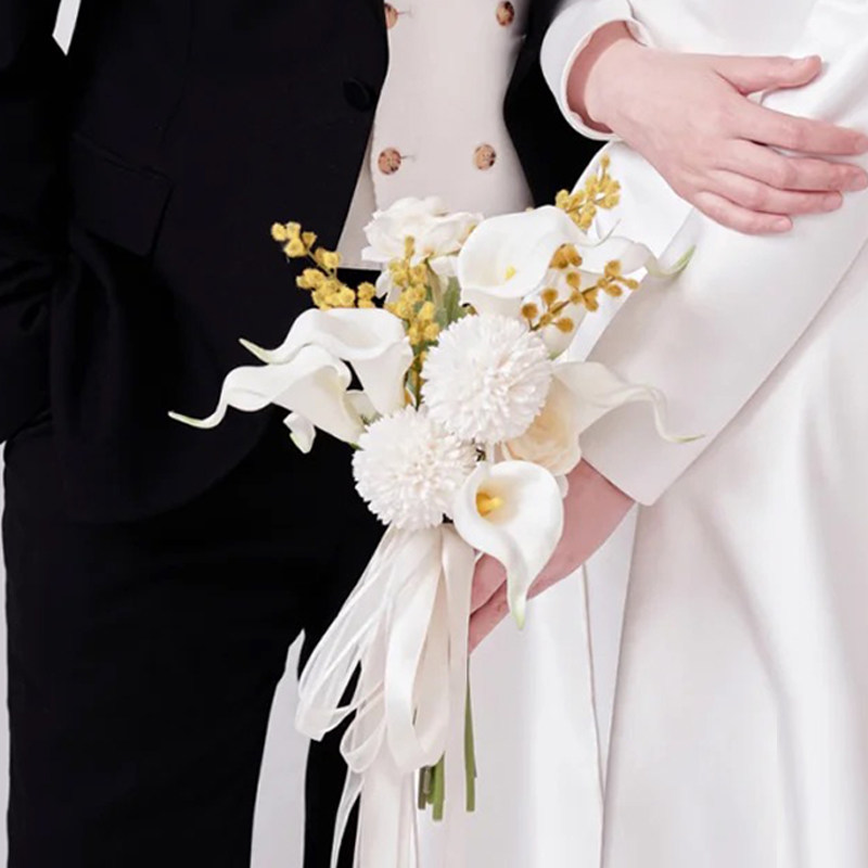 新款韩式新娘马蹄莲手捧花仿真花 影楼婚纱摄影外景旅拍道具花束