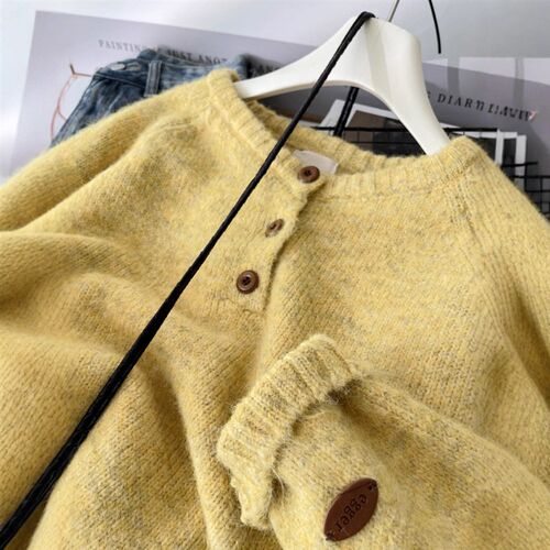 Live Broadcast ~ Ins Style Korean Three-button Round Neck Kn