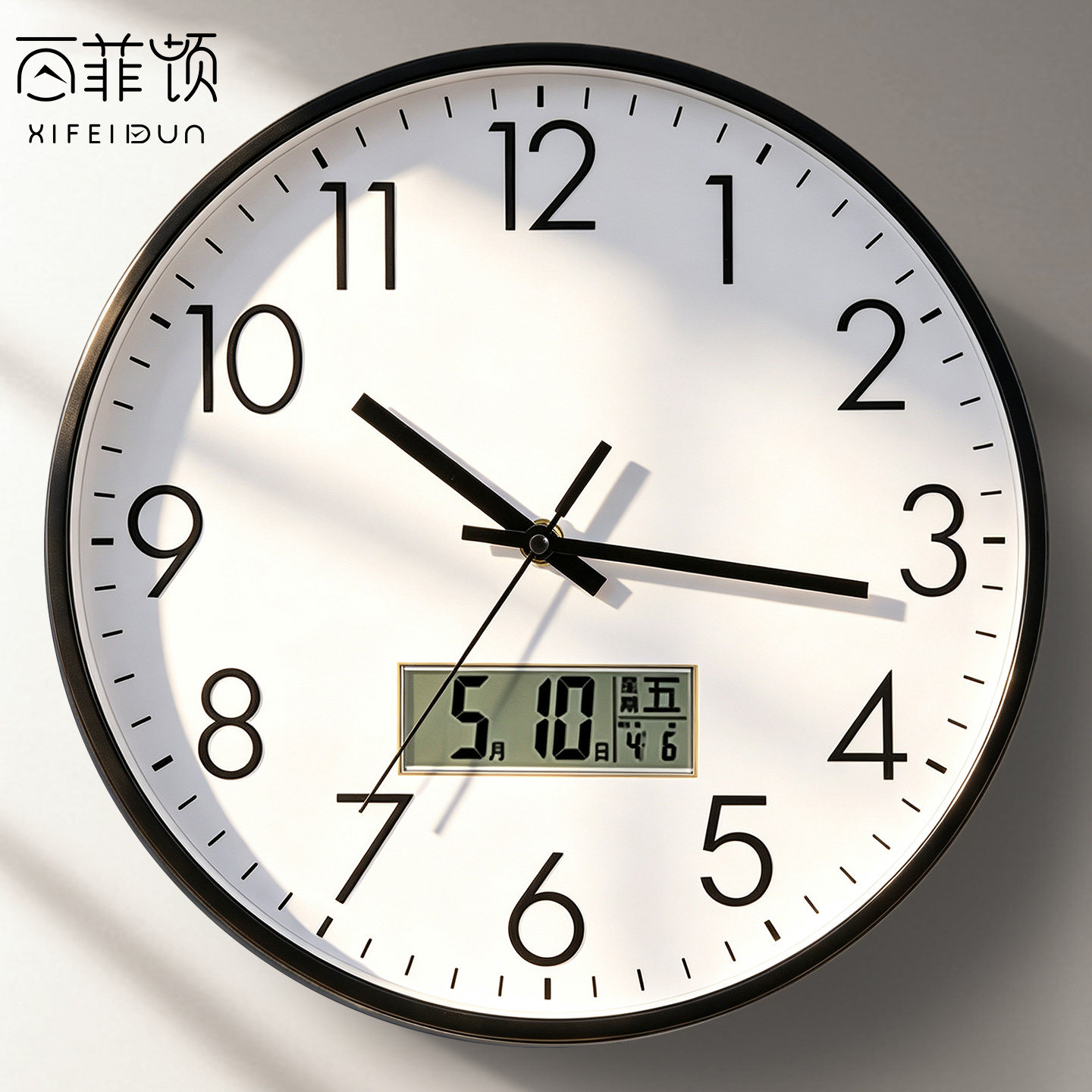 挂钟家用简约时钟静音机芯石英钟表客厅办公室挂墙日历显示多功能 - 实物图