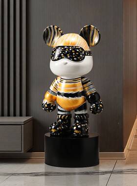 暴迁力熊大RWQ摆装件地客落厅网红服装店铺门店家居饰储钱罐乔送