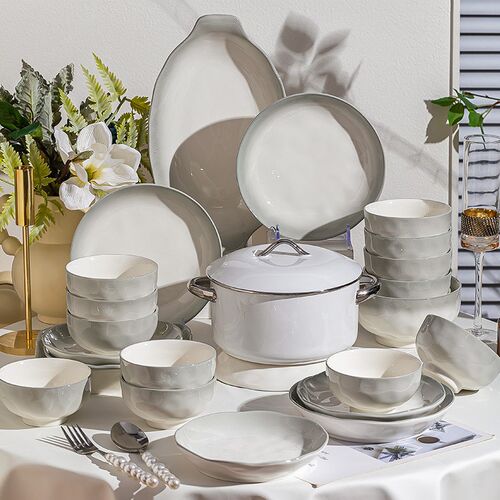 Complete set of dishes, rice bowls, household utensils, and