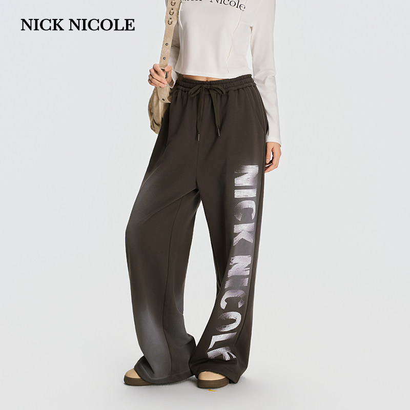 NICK&NICOLE2026年新款秋季时尚韩版休闲裤竖排大字母印花裤修身