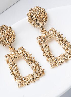 。Cool tend  exaggerated personality  metal geometric earrin