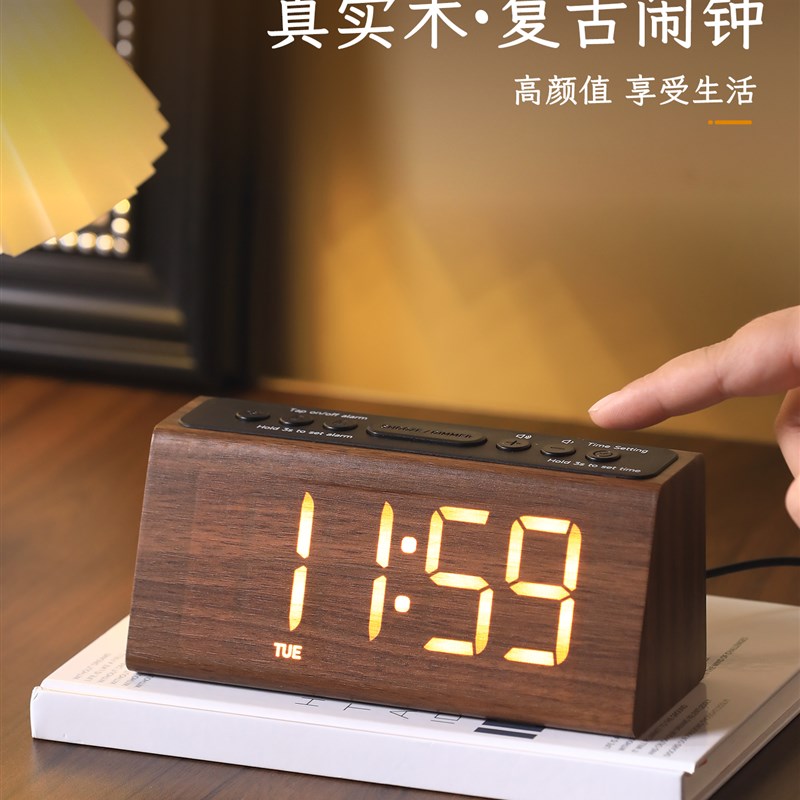 复古木质桌面电子时钟表摆件摆台式led数字闹钟学生创意座钟客厅