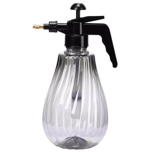 Pneumatic household water sprayer for high-pressure gardenin