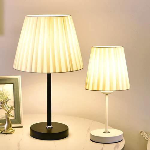 Warm Bedroom Bedside Lamp Eye Protection Romantic Table Lamp
