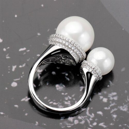 New rendy Round Pearl Statement Rings for Women Cubic Zircon