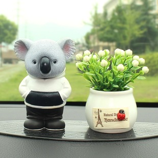 创意巴哥小摆件动物狗猫咪考拉公仔汽车车内饰品轻质不怕摔小礼品