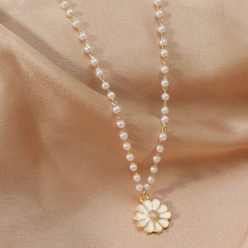 Sweet Romantic Imitation Pearl Small Daisy Flower Pendant Fe