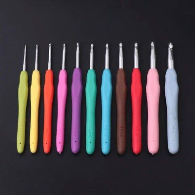 Ergonomic Multi Color Crochet Hooks Yarn Knitting Needles