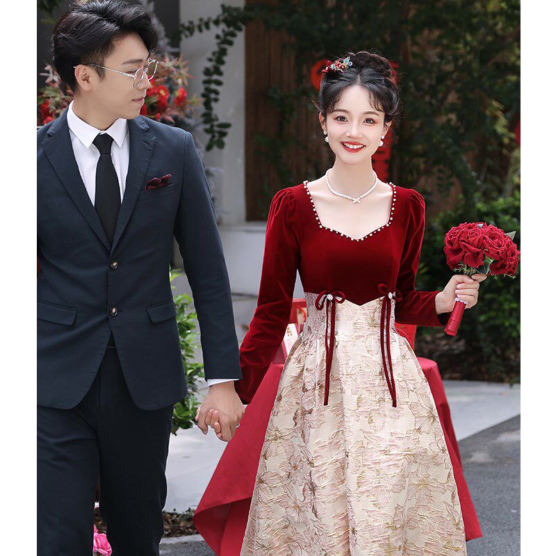 敬酒服新娘2024新款冬季结婚订婚回门礼服女高级感长袖金色连衣裙