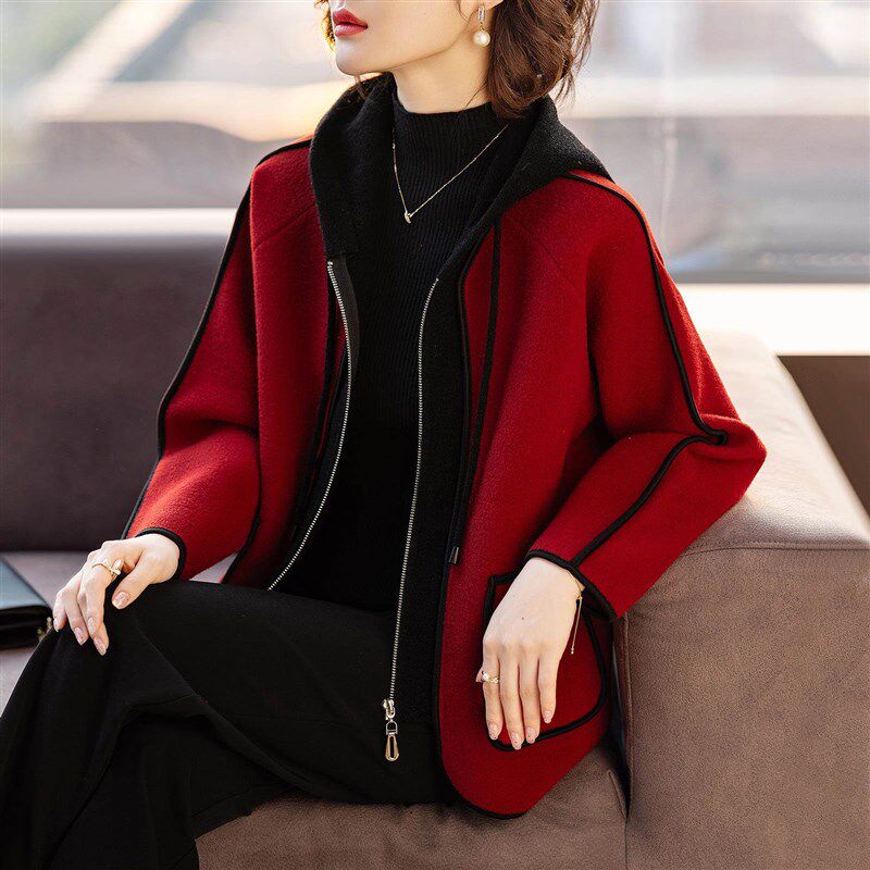 妈妈冬装外套洋气本命年红色过年衣服婆婆秋冬中老年人女2024新款