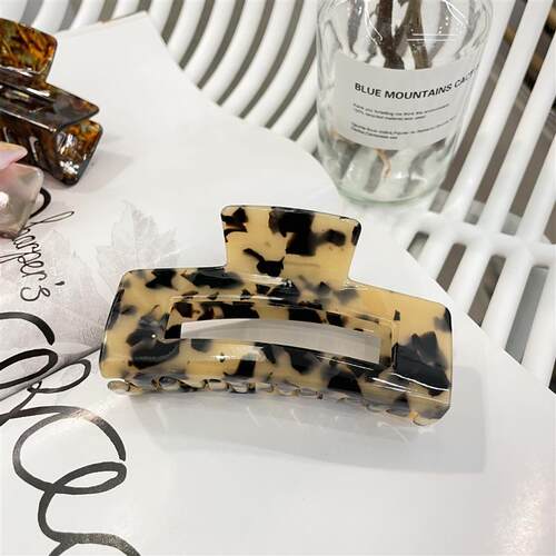 Acetic acid claw clip with colorful stripes, hair grabbing
