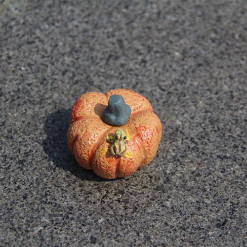 紫砂喷水茶宠小南瓜青蛙可养摆件个性茶玩茶道零配创意小号雕塑