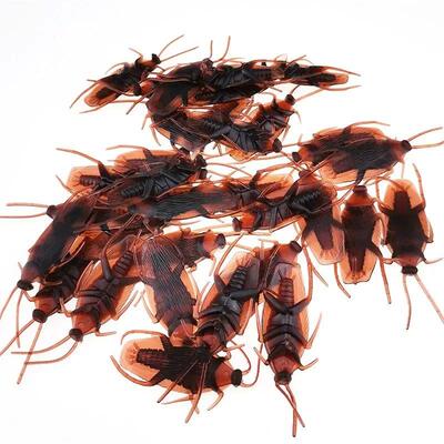 1PC Artificial Fake Roaches Novelty Cockroach Trick Prop Sca