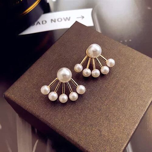 Fashion and exquisite all-match small pearl back hanging cut