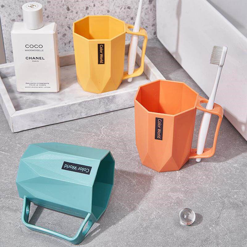 Minimalist Plastic Mouthwash Cup, Toothbrush Holder with Dia - 实物图