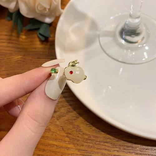 2023 New Opal Animal Rabbit Ring For Women Exquisite Imitati