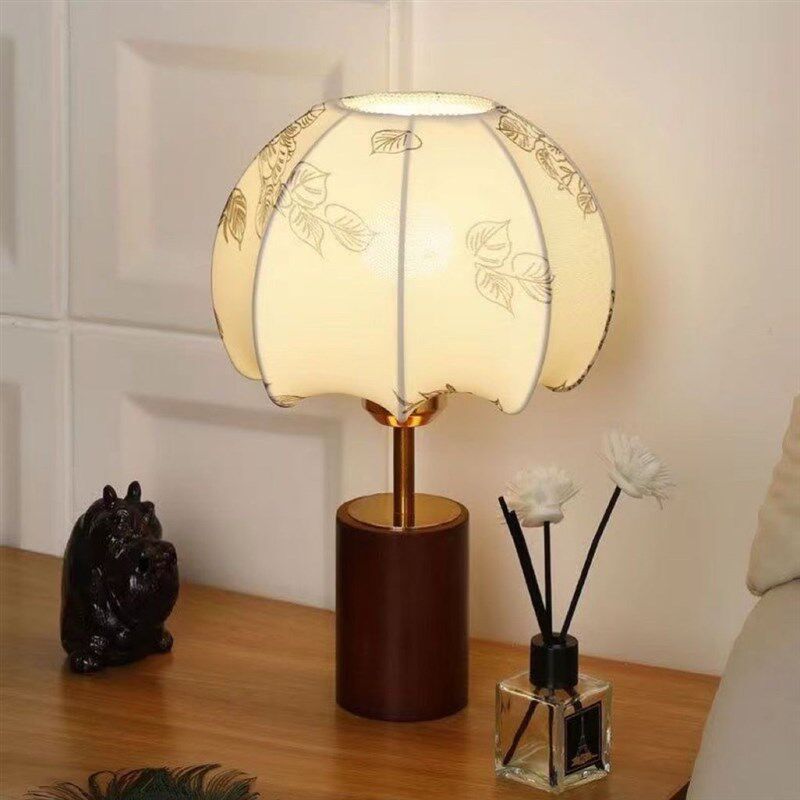 中式田园复古实木台灯卧室床头柜新款中古装饰灯高级感主卧床头灯