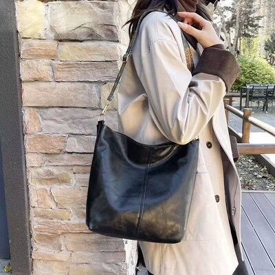 Women pu tote bag i uitable for traveling, with detachable