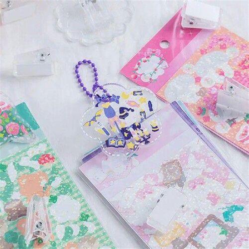 Versatile Clips Compact Versatile Self-adhesive Wall Clips