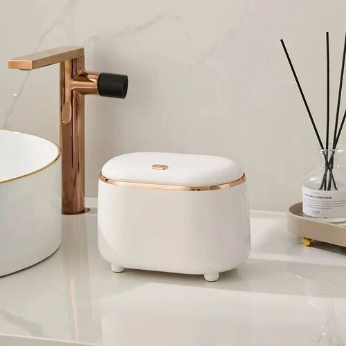 Beishan Mini Desktop Trash Can With Lid, Light Luxury Plasti