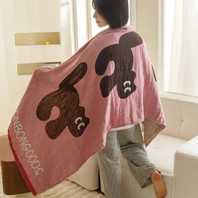 Cotton bath towel with four layers of gauze, cotton and line