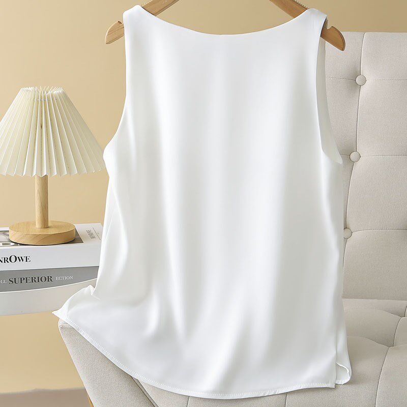 大码女装2024新款夏季胖mm吊带背心女西装内搭缎面垂感v领上衣薄