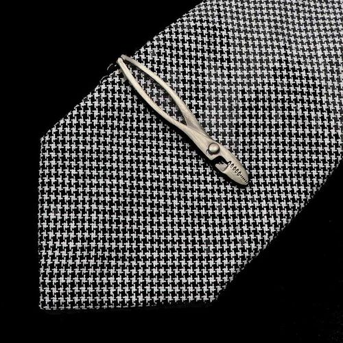 1 Piece Chrome Stainless Tie Clips Scissors Ax Car Owl Sword