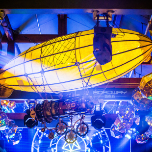 复古工业风酒吧商场金属飞艇大型创意天花板空中吊顶挂件装饰品