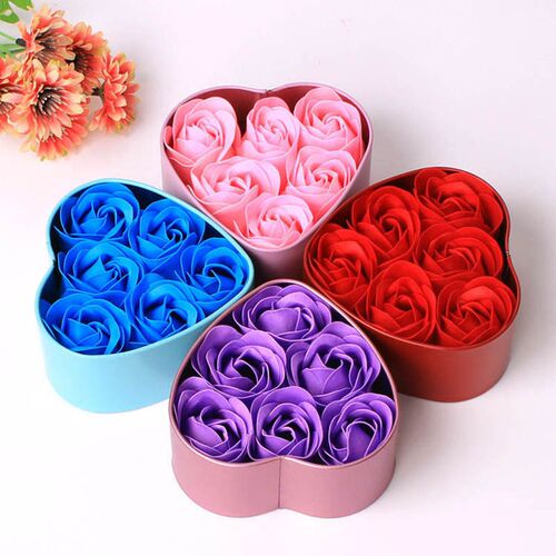Give Your Girlfriend 6 Soap Flowers, Roses, Heart-shaped Gif