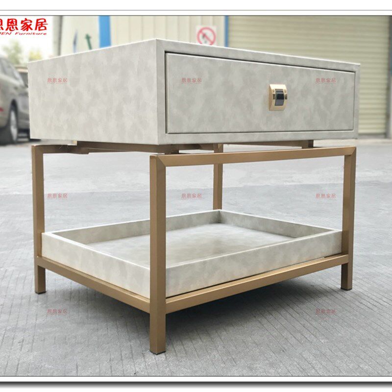 简约不锈钢床头柜电镀拉丝黄铜色底座 亮光白色烤漆抽屉 实用方形