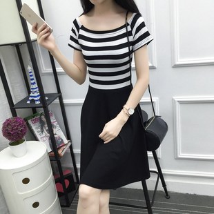 一字领短袖连衣裙2025夏装新款中长款修身显瘦条纹拼接女装裙子潮