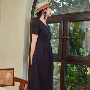 布符夏季新款女时尚百搭简约大气收腰中长款V领针织连衣裙