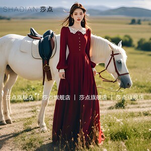 名媛气质连衣裙2024秋季新款海边沙漠胡杨林度假拍照红色长款裙子