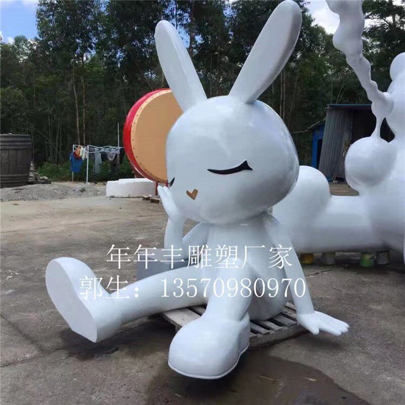定制户外大型玻璃钢雕塑商场落地摆件卡通人物IP形象门头公园动物