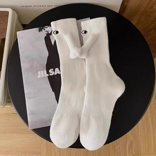 袜子女拉手袜子女牵手吸磁夏秋季中筒袜网红款情侣男长筒袜子闺蜜