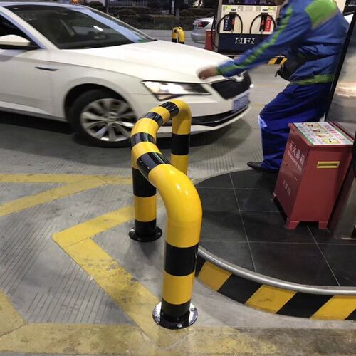 定制加厚款加油站防撞护栏加油岛防撞柱M型弧度隔离栏U型警示柱
