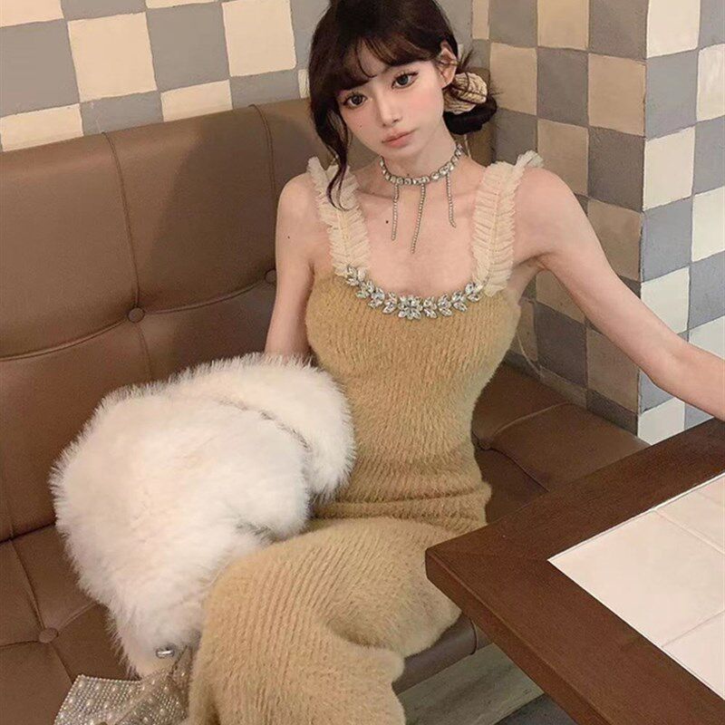 大码法式设计感修身吊带毛衣连衣裙女秋冬气质收腰显身材包臀长裙