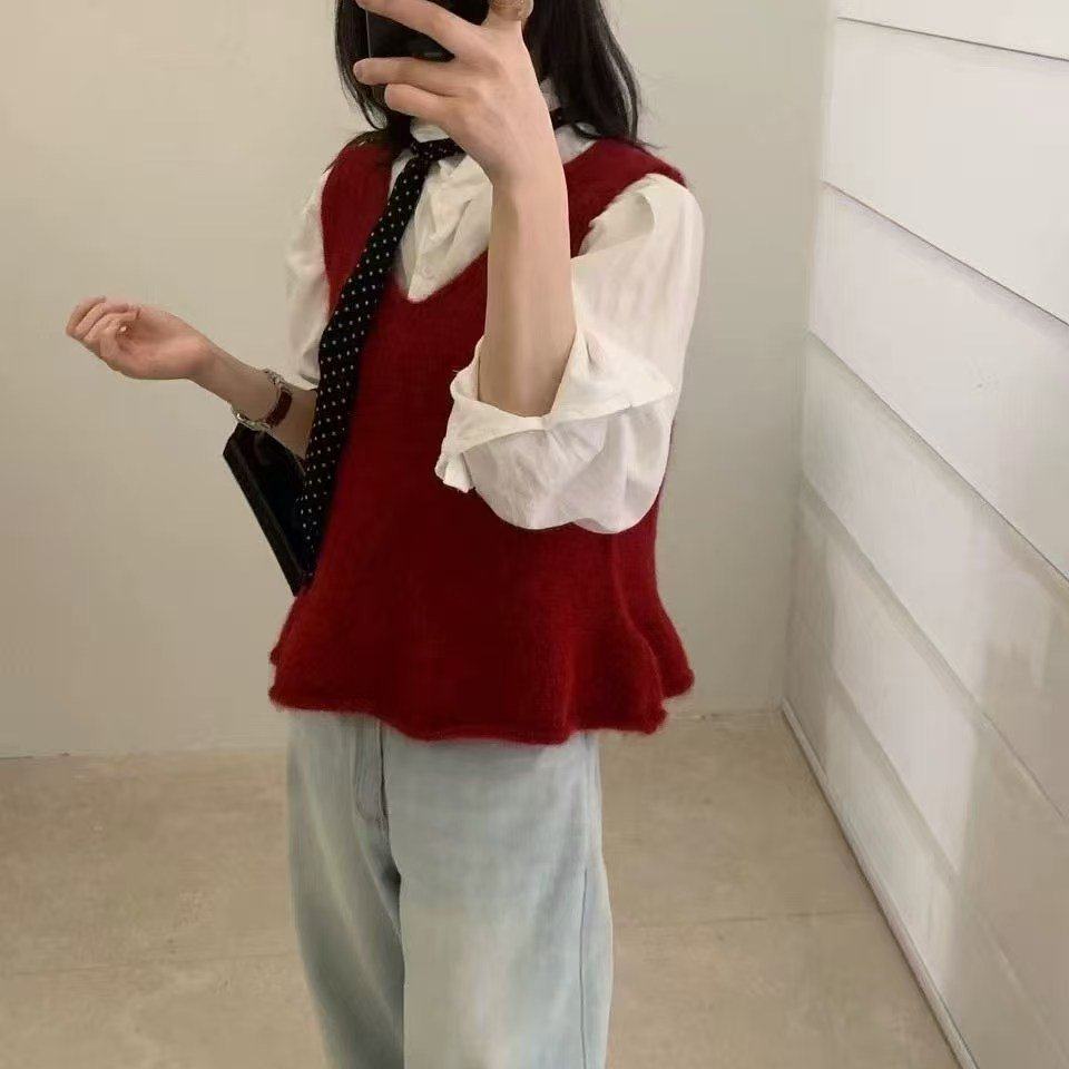 无袖V领针织马甲背心女春秋2026新款韩系减龄荷叶边叠穿马夹上衣