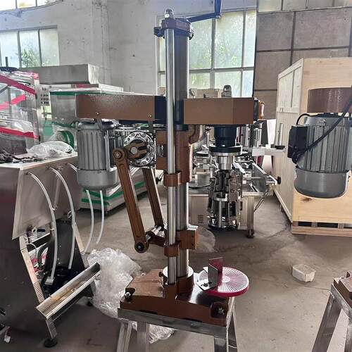 小型半自动白酒玻璃瓶旋盖机橄榄油锁盖机电动螺纹铝盖封口设备
