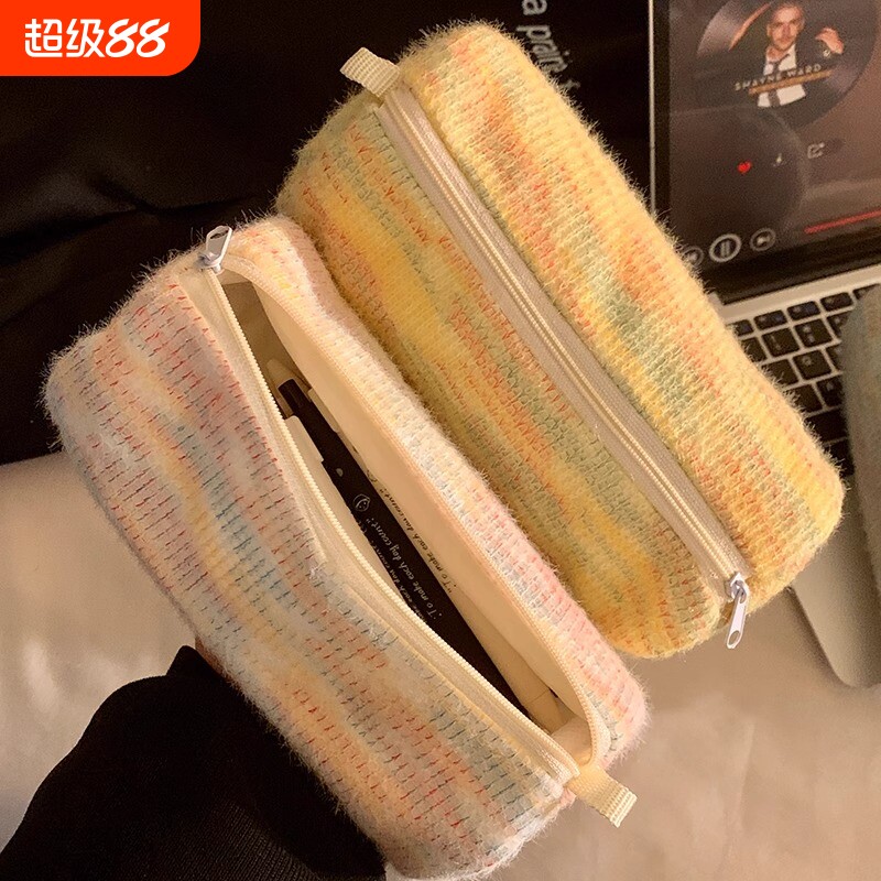 小清新圆筒毛绒针织笔袋大
