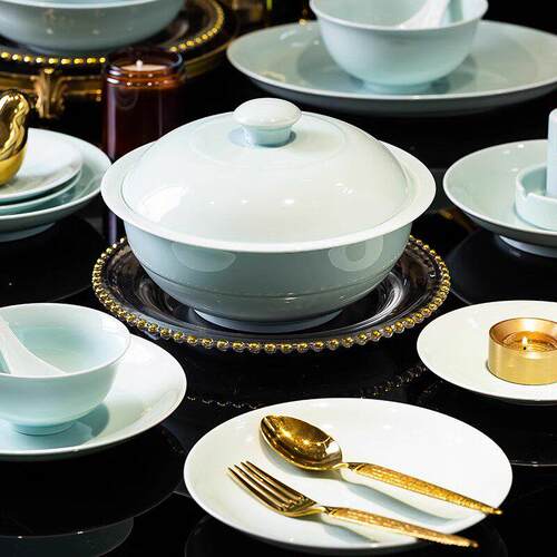 釉下彩高档青瓷餐具套组景德镇高白泥陶瓷中式碗碟盘家用乔迁新居