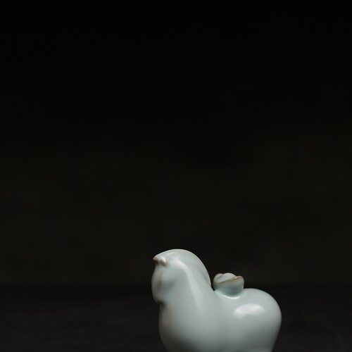 汝窑天青马上有钱开片茶宠