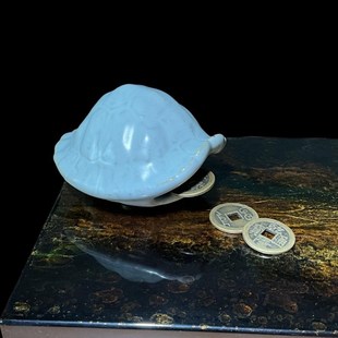 汝窑龟甲文创手把件富甲天下文玩国风摆件解压六爻摇卦乌龟壳摆件