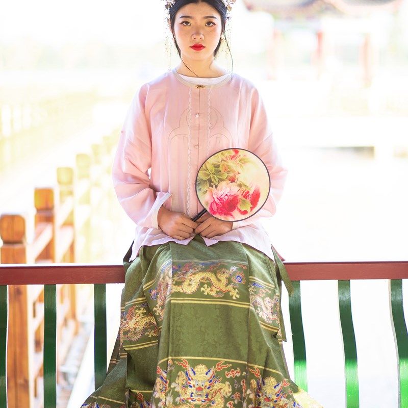呆龙妆花马面裙布料明制汉服织金布乐兴隆纺织仿妆花织金呆龙面料
