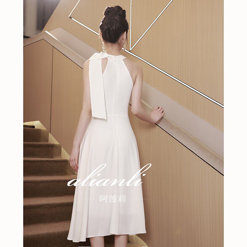 晚礼服女宴会轻奢小众高端高级感白色主持人挂脖订婚领证登记白裙