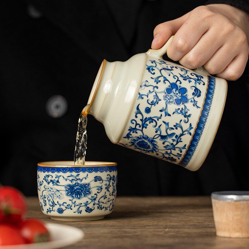 汝窑青花缠枝莲陶瓷泡茶杯家用暖壶大容量创意马克杯开片定制水杯