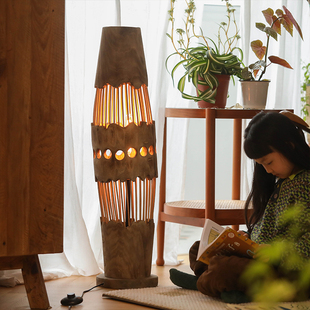手作原木镂空客厅落地灯民宿侘寂风复古卧室氛围灯沙发旁装饰摆件