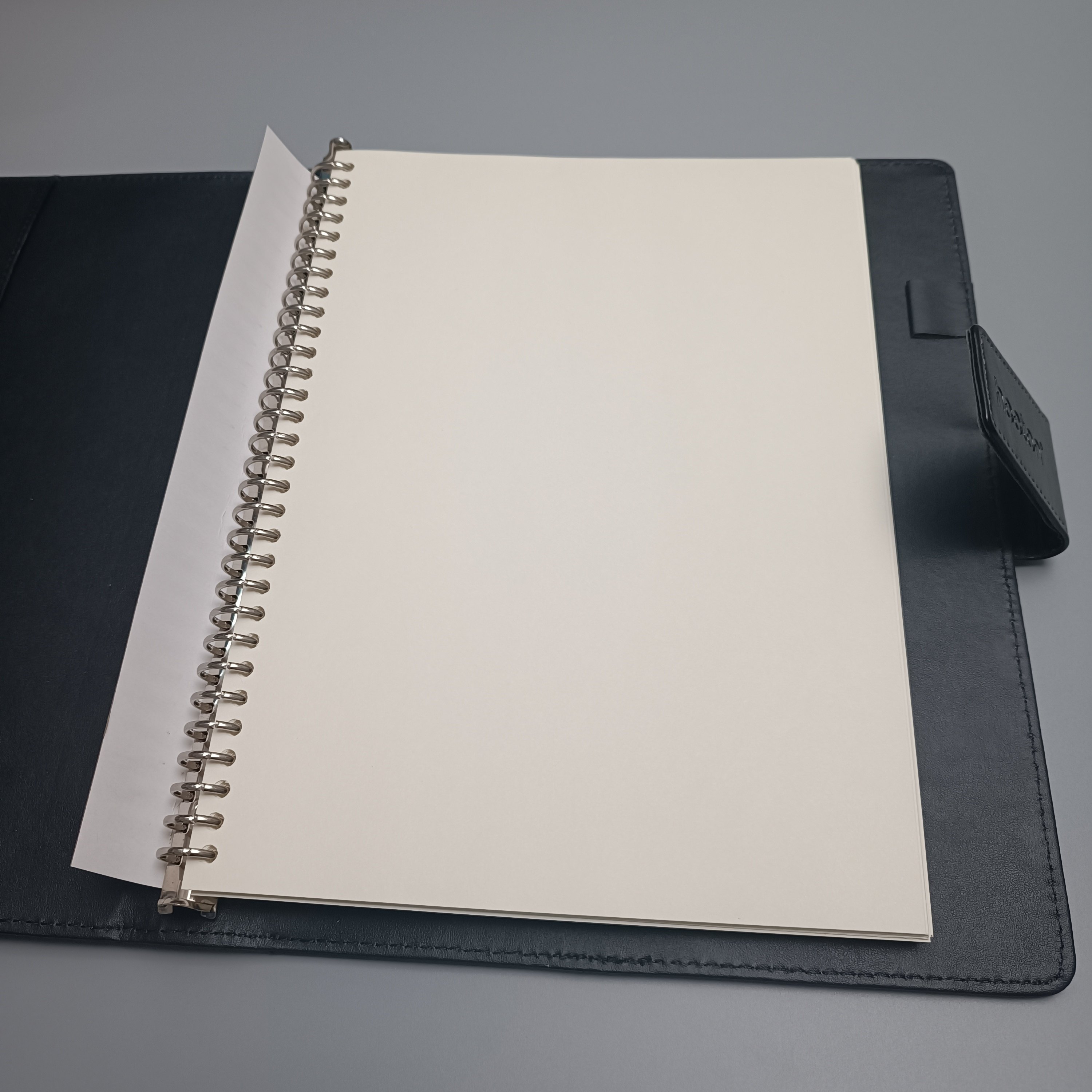 A4空白活页本 30孔皮面磁扣 黑色棕色加厚100克米黄纸 纯白 本白,文具电教/文化用品/商务用品,笔记本/记事本,淘宝优惠券,粉丝福利购,淘宝优惠卷